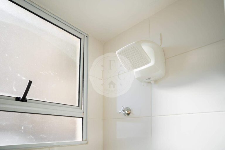 Apartamento à venda no Recreio das Acácias: Chuveiro