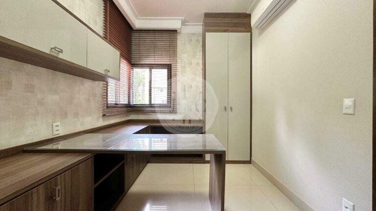 Casa em Condomínio à venda no Jardim Botânico: