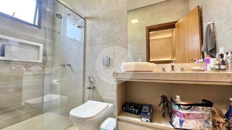 Casa em Condomínio para aluguel no Residencial e Empresarial Alphaville: