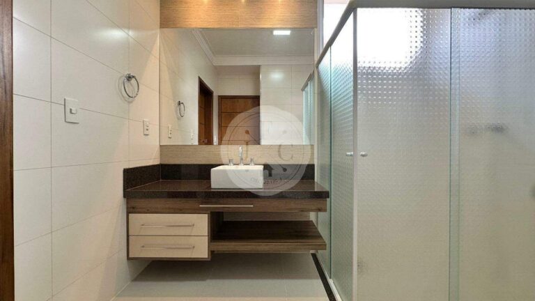 Casa em Condomínio para aluguel no Recreio das Acácias: