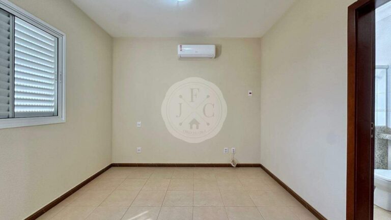 Casa em Condomínio para aluguel no Recreio das Acácias:
