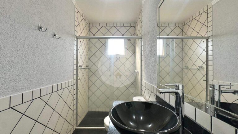 Casa em Condomínio para aluguel no Bosque das Juritis: