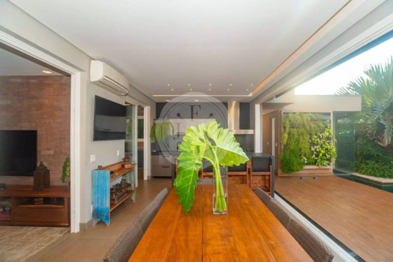 Casa em Condomínio à venda no Residencial e Empresarial Alphaville: