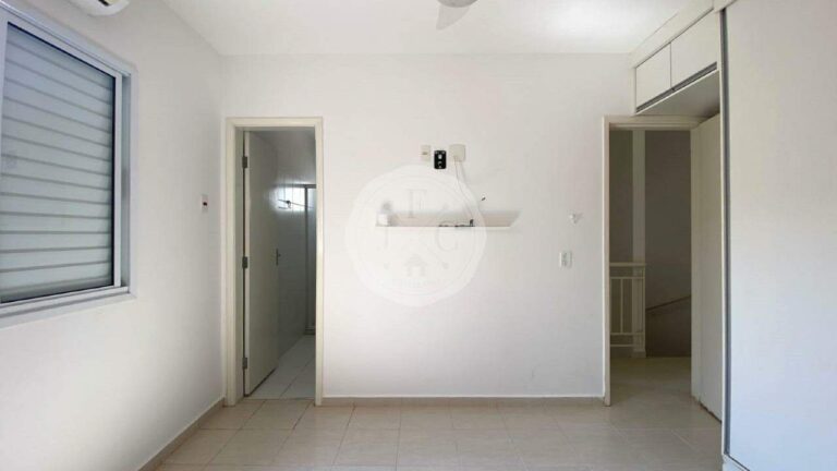 Casa em Condomínio para aluguel no Vila do Golfe:
