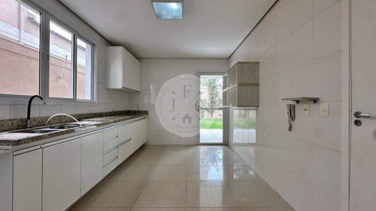 Casa em Condomínio à venda no Vila do Golfe: