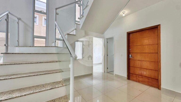 Casa em Condomínio à venda no Vila do Golfe: