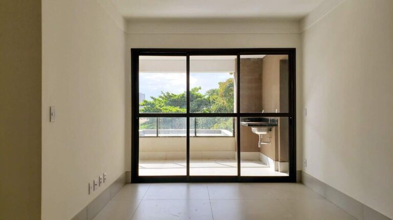 Apartamento à venda no Condomínio Itamaraty: Sala 2 Ambientes