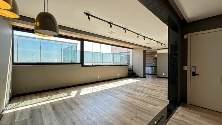 Apartamento Duplex à venda no Bosque das Juritis: