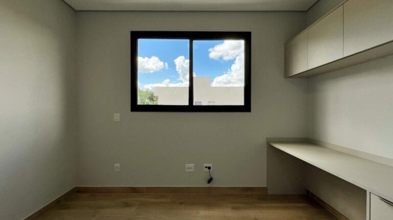Casa em Condomínio para aluguel no Residencial e Empresarial Alphaville: home office