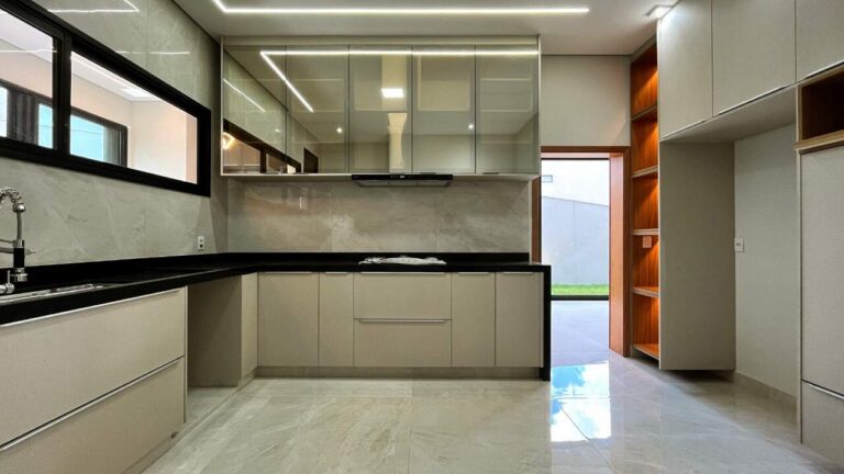 Casa em Condomínio para aluguel no Residencial e Empresarial Alphaville: cozinha