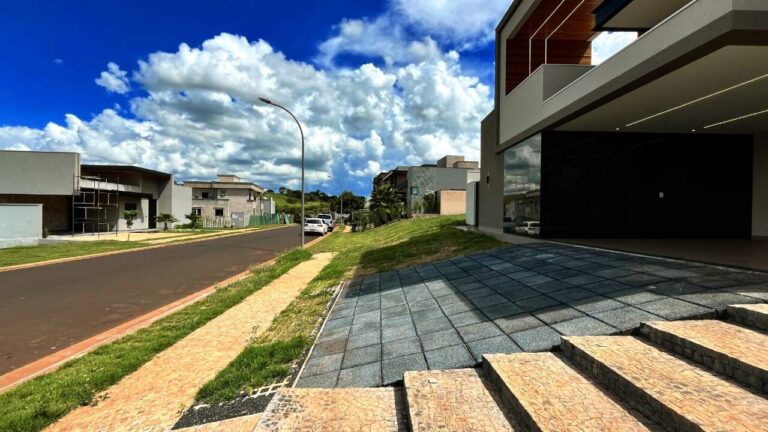 Casa em Condomínio para aluguel no Residencial e Empresarial Alphaville: garagem