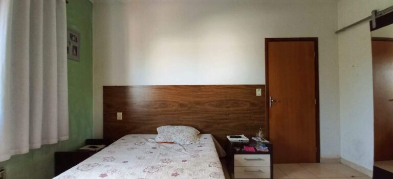 Casa em Condomínio à venda no Jardim Botânico: Su te
