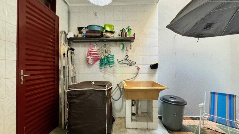 Apartamento Térreo à venda no Jardim Irajá: rea de servi o
