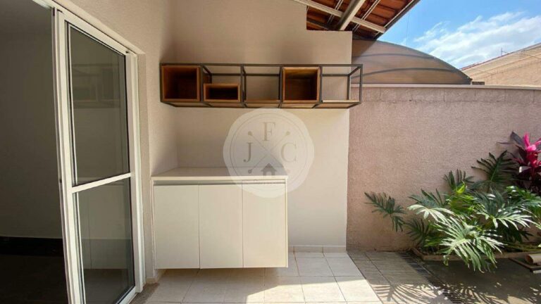 Casa em Condomínio para aluguel no Vila do Golfe: