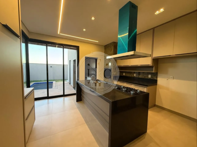 Casa em Condomínio à venda no Vila do Golfe: