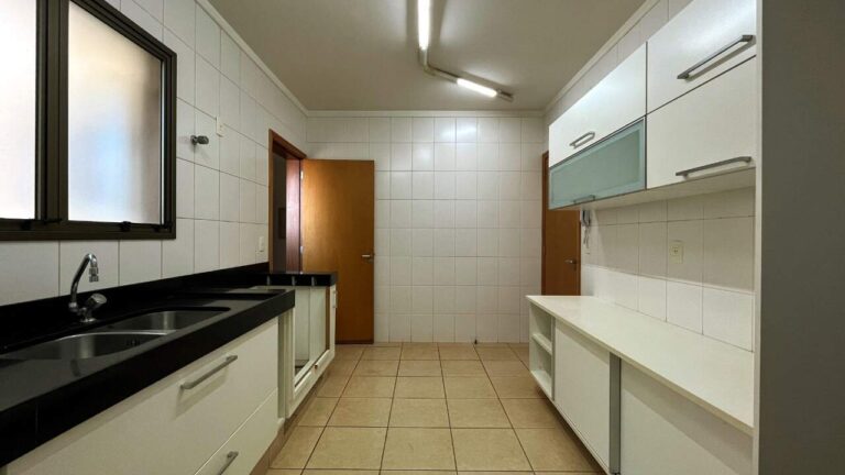 Apartamento para aluguel no Jardim Irajá: Cozinha