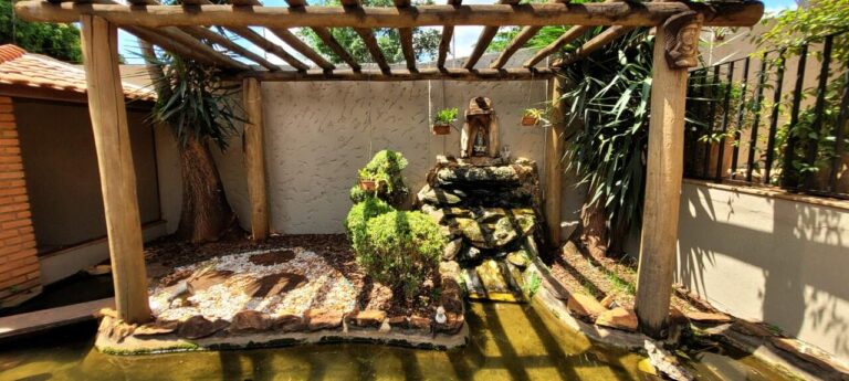 Casa para aluguel no Alto da Boa Vista: Quintal