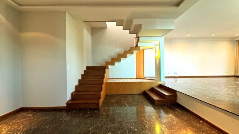 Apartamento Duplex para aluguel no Jardim Irajá: sala de TV
