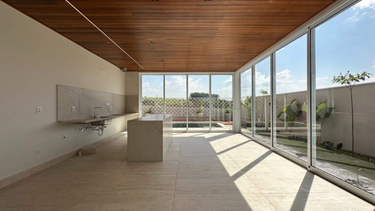 Casa em Condomínio à venda no Residencial e Empresarial Alphaville: