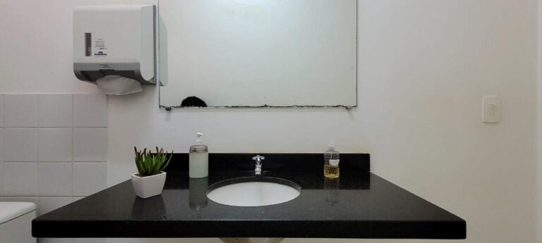 Prédio Comercial para aluguel no Alto da Boa Vista: lavabo masculino