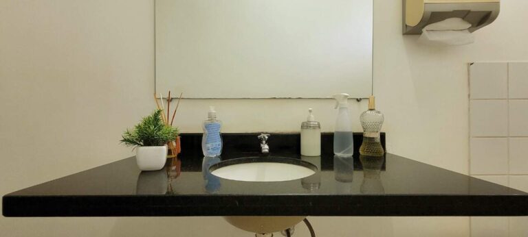 Prédio Comercial para aluguel no Alto da Boa Vista: lavabo feminino