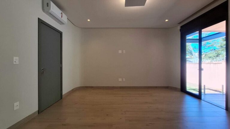Casa em Condomínio à venda no Jardim Olhos D´Água I: