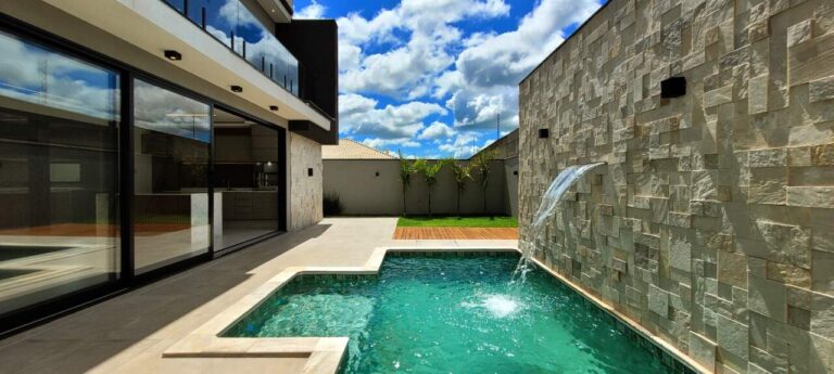 Casa em Condomínio à venda no Vila do Golfe: Piscina