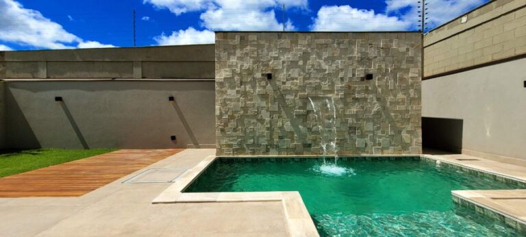 Casa em Condomínio à venda no Vila do Golfe: Piscina