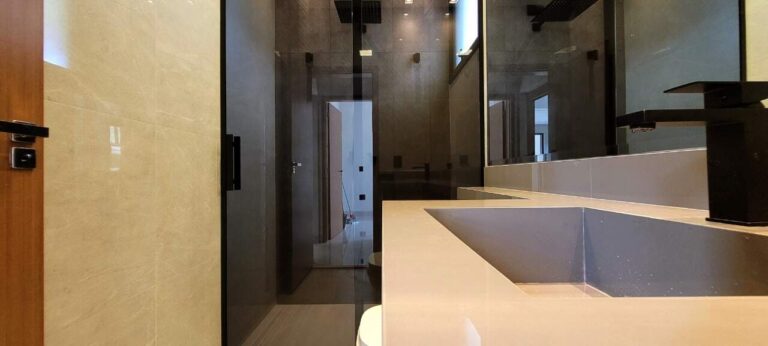 Casa em Condomínio à venda no Vila do Golfe: Lavabo