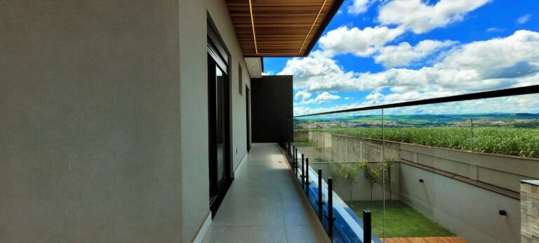 Casa em Condomínio à venda no Vila do Golfe: Sacada