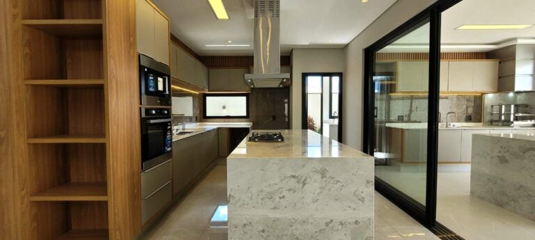 Casa em Condomínio à venda no Vila do Golfe: Cozinha