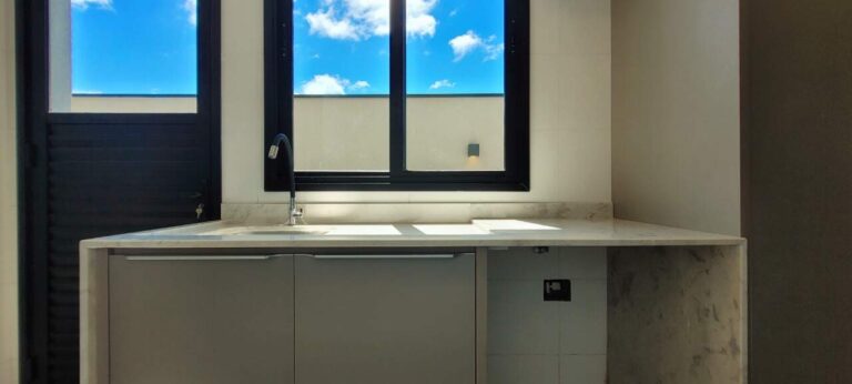 Casa em Condomínio à venda no Vila do Golfe: rea de servi o