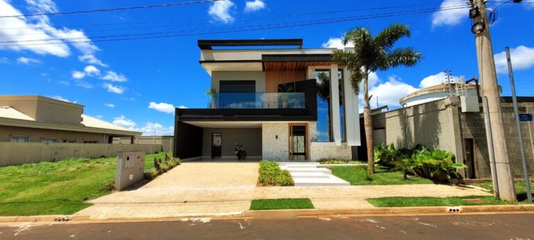 Casa em Condomínio à venda no Vila do Golfe: Fachada