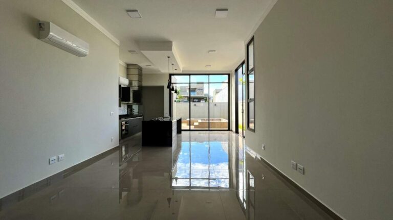 Casa em Condomínio à venda no Vila do Golfe: Living