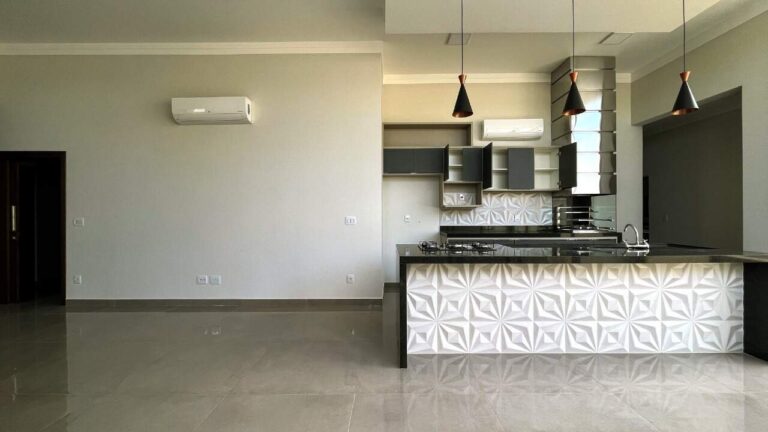 Casa em Condomínio à venda no Vila do Golfe: Living