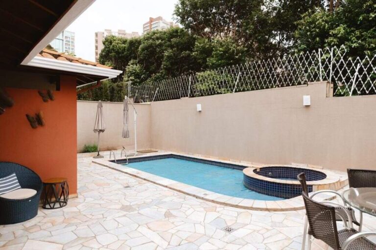 Casa em Condomínio à venda no Jardim Botânico: