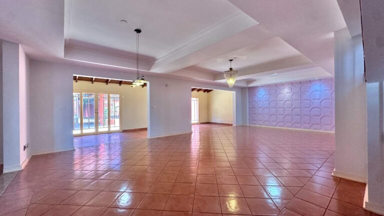 Casa para aluguel no Jardim Canadá: