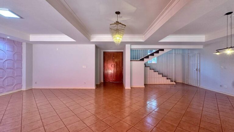 Casa para aluguel no Jardim Canadá: