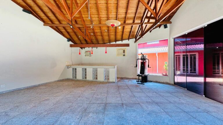 Casa para aluguel no Jardim Canadá: