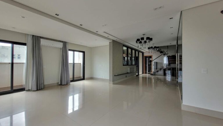 Apartamento Duplex à venda no Bosque das Juritis: