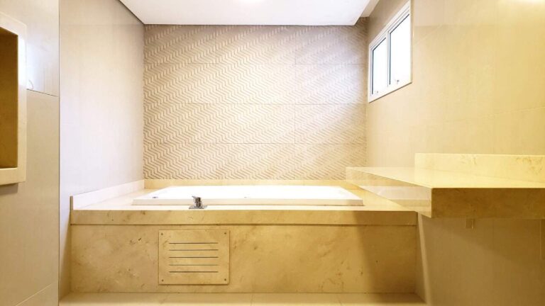 Apartamento Duplex à venda no Jardim Botânico: Banheiro Su te master