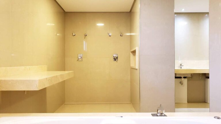 Apartamento Duplex à venda no Jardim Botânico: Banheiro Su te master