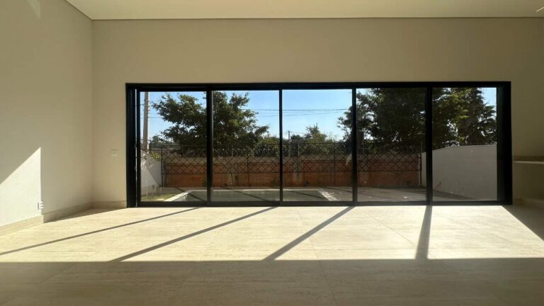 Casa em Condomínio à venda no Vila do Golfe: