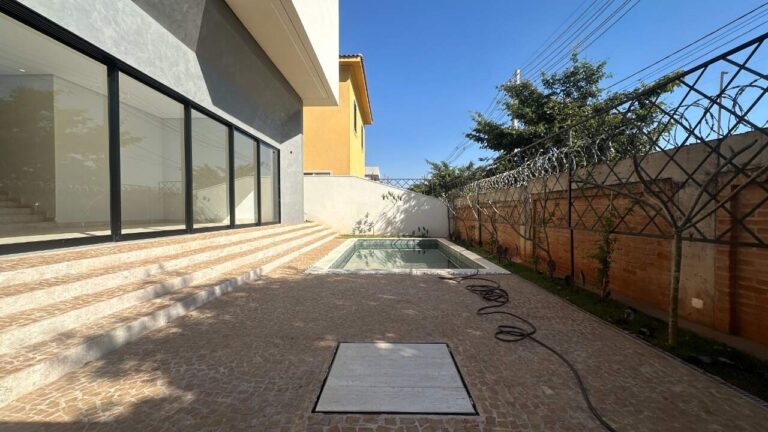 Casa em Condomínio à venda no Vila do Golfe:
