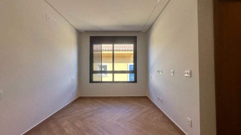 Casa em Condomínio à venda no Vila do Golfe: