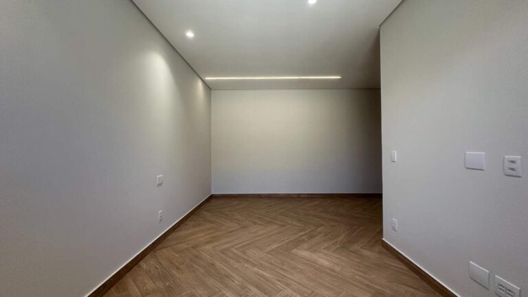 Casa em Condomínio à venda no Vila do Golfe: