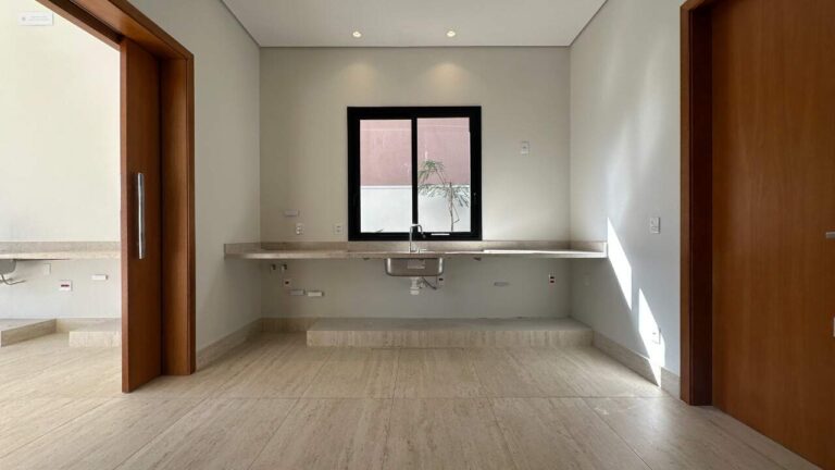 Casa em Condomínio à venda no Vila do Golfe: