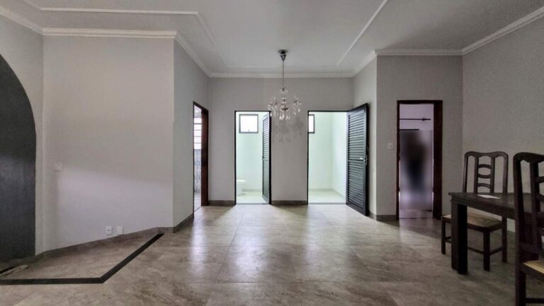 Casa para aluguel no Presidente Médici: