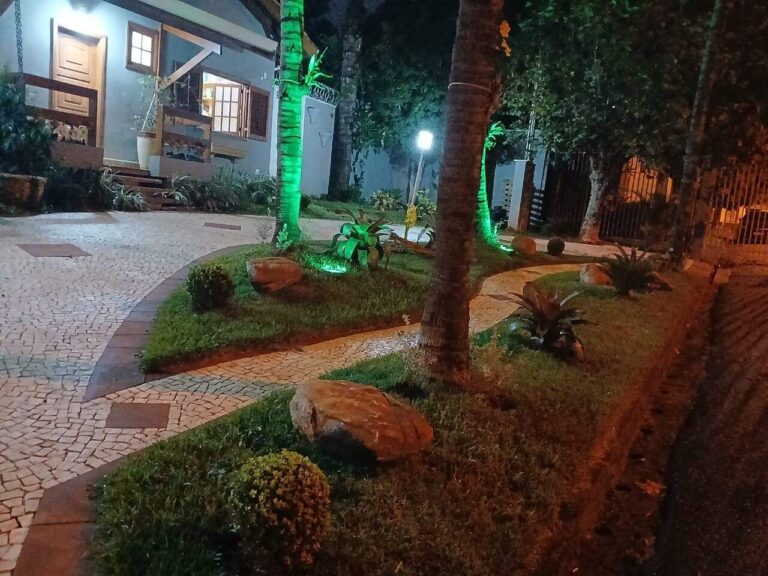 Casa em Condomínio para aluguel no Jardim Canadá:
