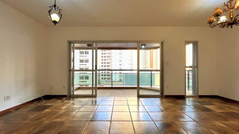 Apartamento para aluguel no Centro: sala de TV